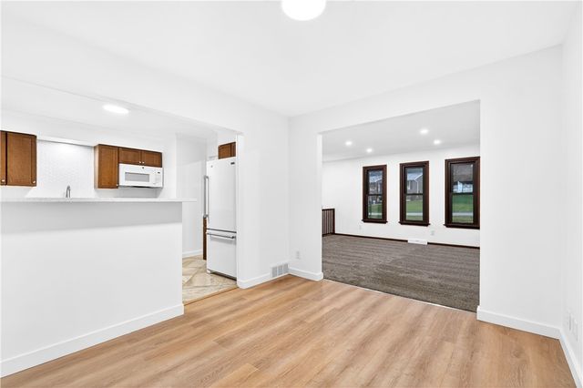 113 Redbud Dr, Chippewa Twp, PA 15010