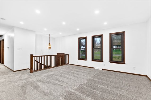 113 Redbud Dr, Chippewa Twp, PA 15010