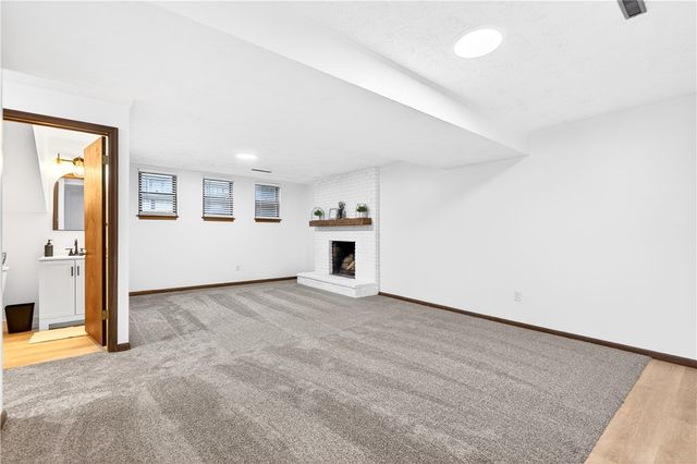 113 Redbud Dr, Chippewa Twp, PA 15010