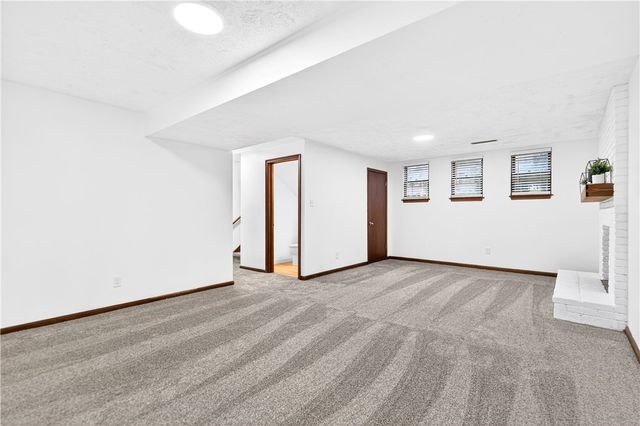 113 Redbud Dr, Chippewa Twp, PA 15010