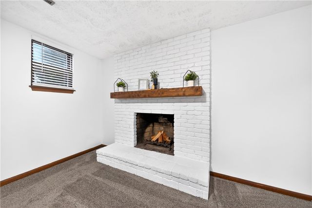 113 Redbud Dr, Chippewa Twp, PA 15010