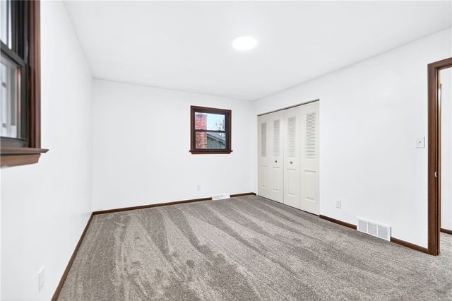 113 Redbud Dr, Chippewa Twp, PA 15010