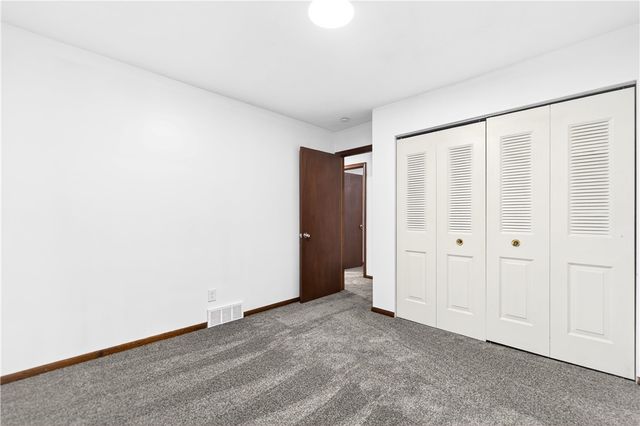 113 Redbud Dr, Chippewa Twp, PA 15010