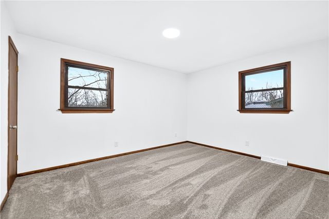 113 Redbud Dr, Chippewa Twp, PA 15010