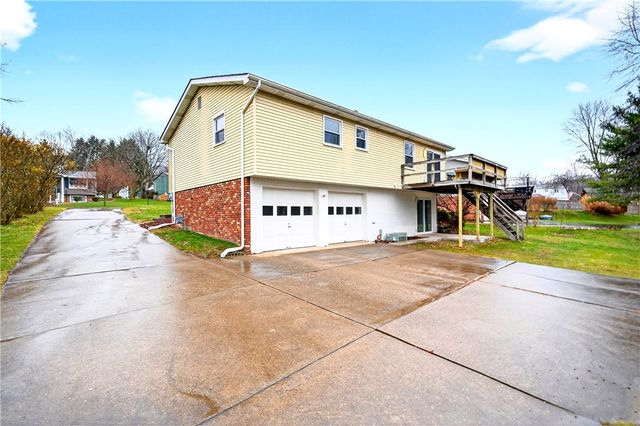 113 Redbud Dr, Chippewa Twp, PA 15010