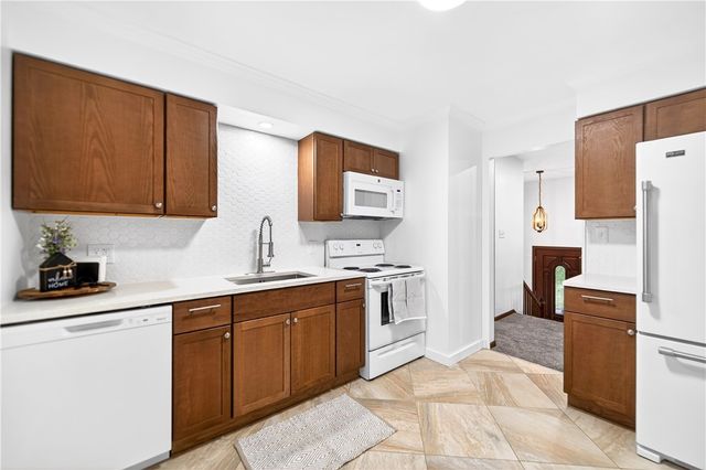 113 Redbud Dr, Chippewa Twp, PA 15010