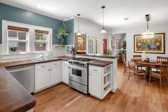 9010 Eustis Avenue, Dallas, TX 75218