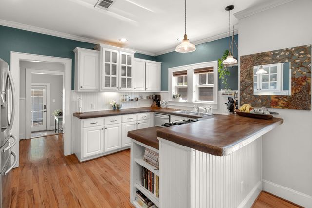 9010 Eustis Avenue, Dallas, TX 75218