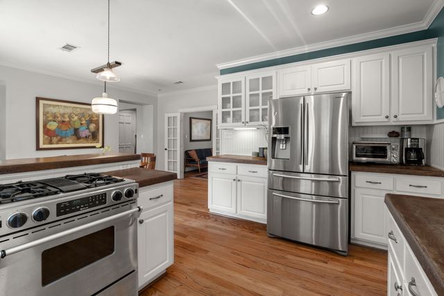 9010 Eustis Avenue, Dallas, TX 75218