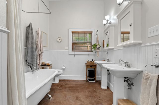 9010 Eustis Avenue, Dallas, TX 75218