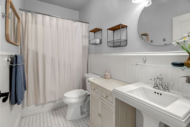9010 Eustis Avenue, Dallas, TX 75218