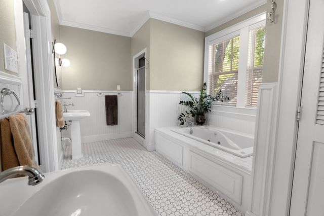 9010 Eustis Avenue, Dallas, TX 75218