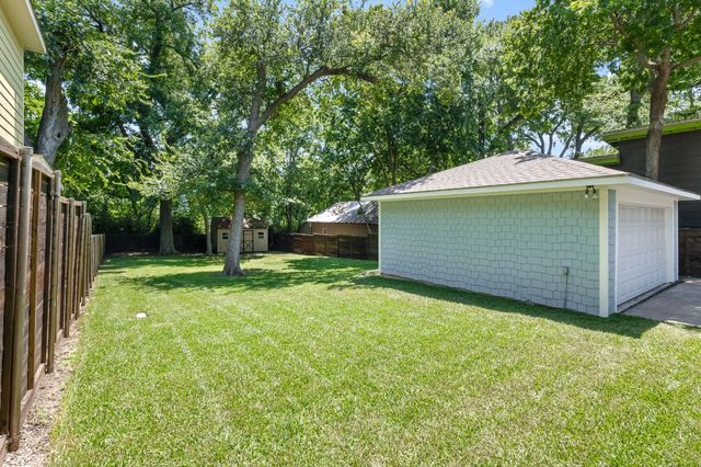 9010 Eustis Avenue, Dallas, TX 75218