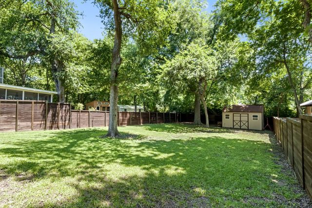 9010 Eustis Avenue, Dallas, TX 75218