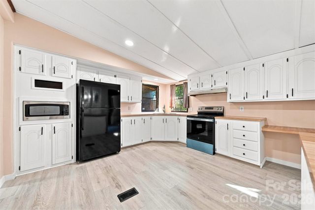 2947 NC 16 Highway, Newton, NC 28658