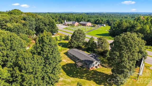2947 NC 16 Highway, Newton, NC 28658