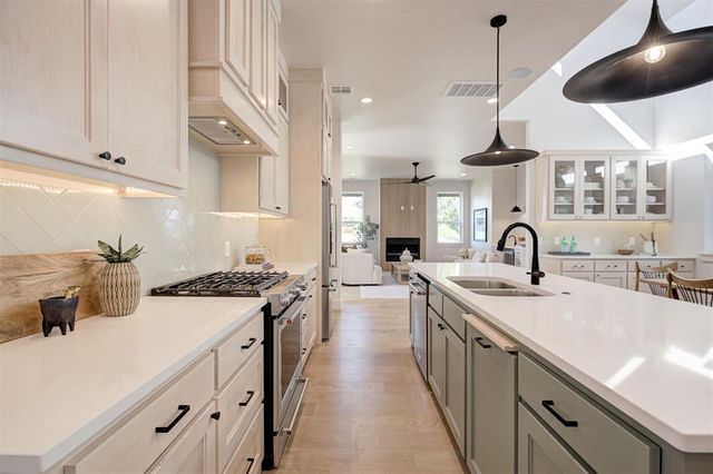 4541 Maple Ridge Drive, Edmond, OK 73034