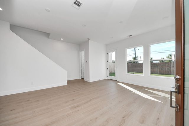 2216 Via Cami, Houston, TX 77051