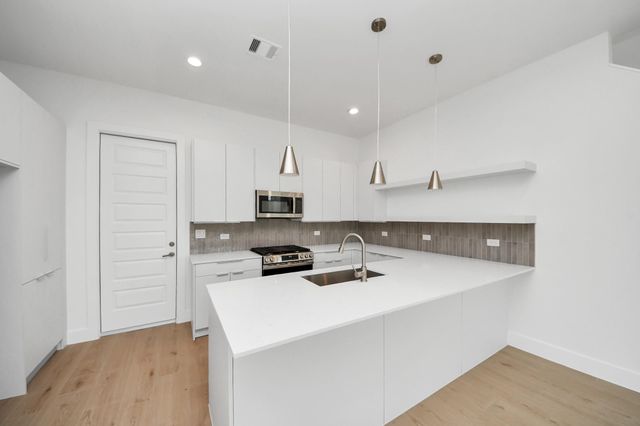2216 Via Cami, Houston, TX 77051