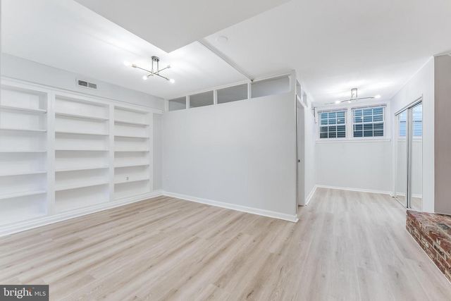 1947 KIRBY RD, Mclean, VA 22101