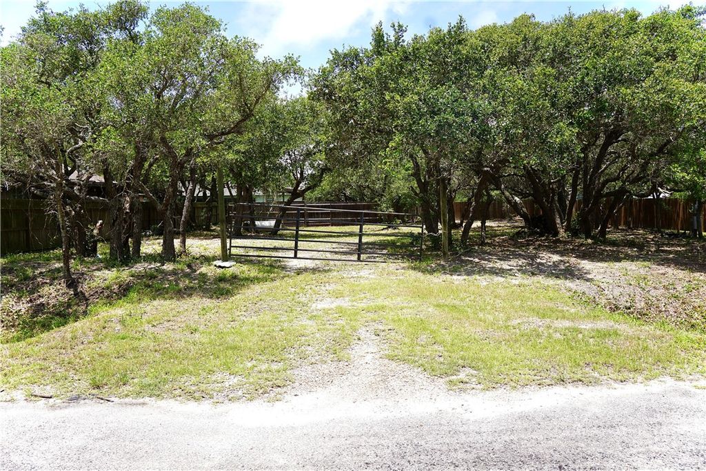 1121 Egret, Rockport, TX 78382 — exterior