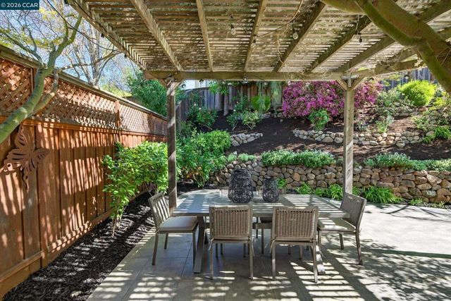 30 Bormio Ct, Danville, CA 94526