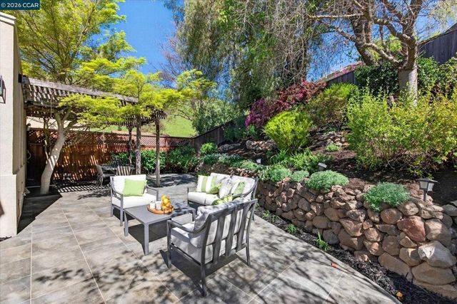 30 Bormio Ct, Danville, CA 94526