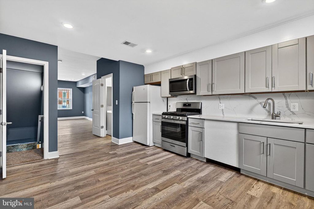 10 N BENTALOU ST, Baltimore, MD 21223