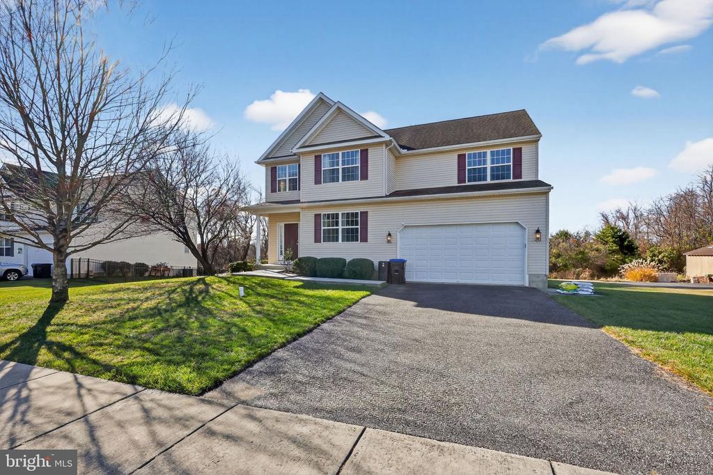 4104 KATES GLN, Aston, PA 19014