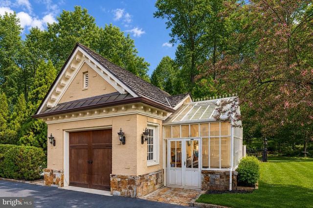 9698 MILL RIDGE LN, Great Falls, VA 22066