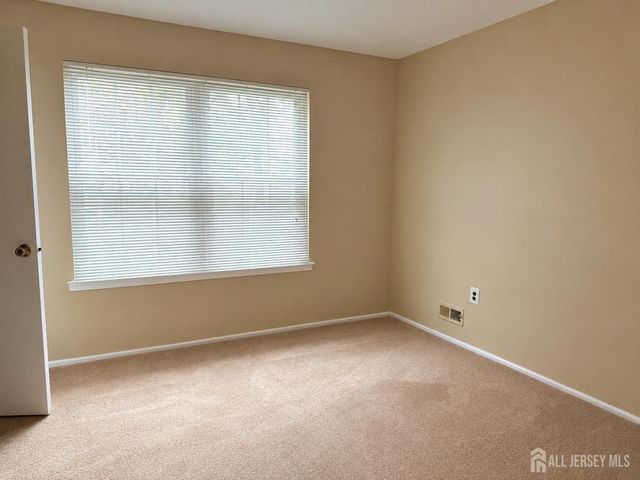 109 applegate Lane, East Brunswick, NJ 08816