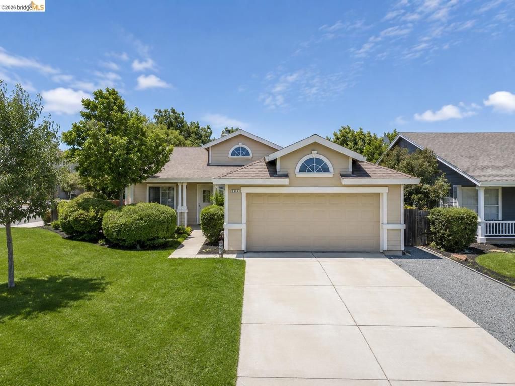 Image 1 of property listing at 3803 Pato Ln, Oakley, CA 94561