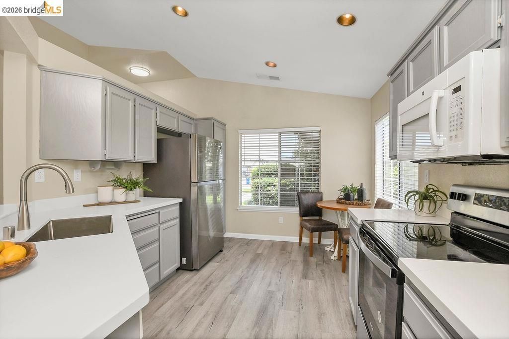 Image 10 of property listing at 3803 Pato Ln, Oakley, CA 94561