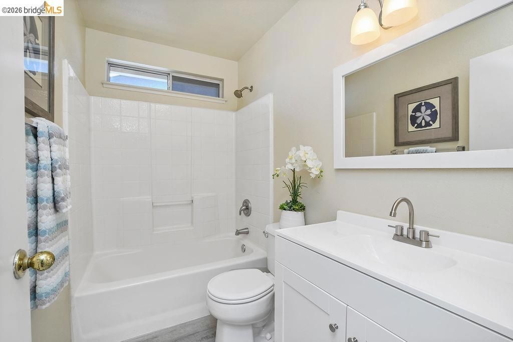 Image 20 of property listing at 3803 Pato Ln, Oakley, CA 94561