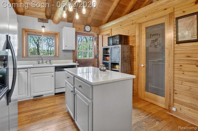 2997 Brighton Road, Howell, MI 48843
