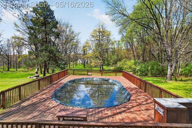 2997 Brighton Road, Howell, MI 48843