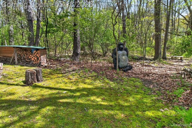 2997 Brighton Road, Howell, MI 48843