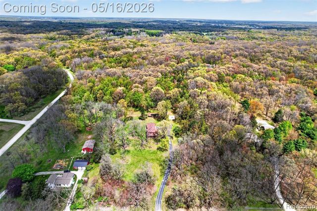 2997 Brighton Road, Howell, MI 48843