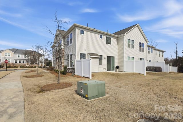 11110 Chalkbark Lane, Charlotte, NC 28262