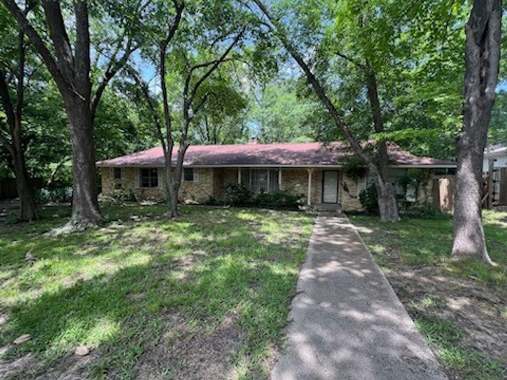 5703 Flamingo Court, Rowlett, TX 75089
