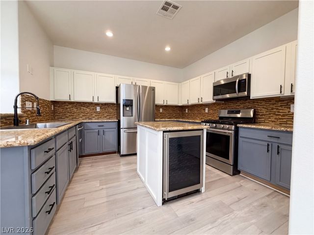 6560 West Cotsfield Avenue, Las Vegas, NV 89139