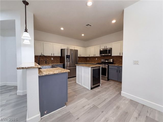 6560 West Cotsfield Avenue, Las Vegas, NV 89139