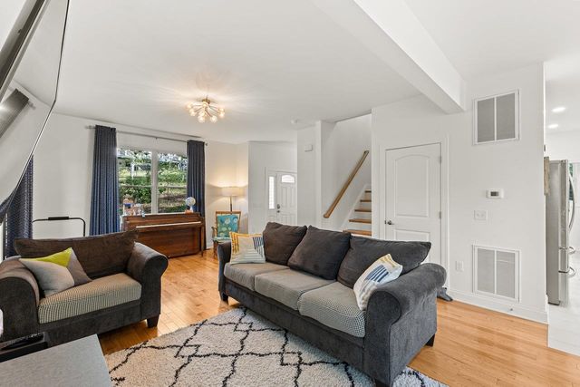 1176B NELSON DR, Harrisonburg, VA 22801