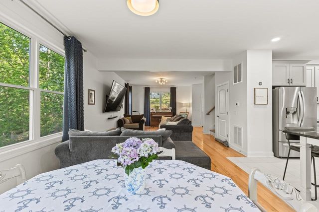 1176B NELSON DR, Harrisonburg, VA 22801