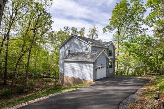 1176B NELSON DR, Harrisonburg, VA 22801