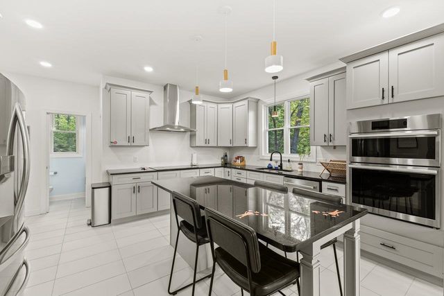 1176B NELSON DR, Harrisonburg, VA 22801