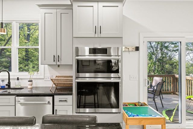 1176B NELSON DR, Harrisonburg, VA 22801