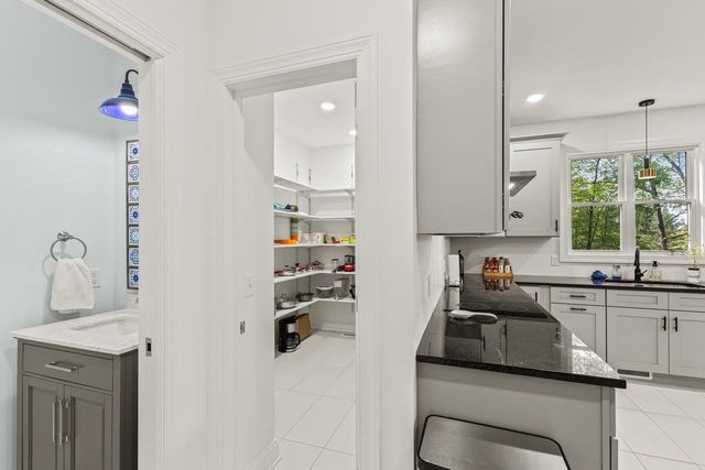 1176B NELSON DR, Harrisonburg, VA 22801