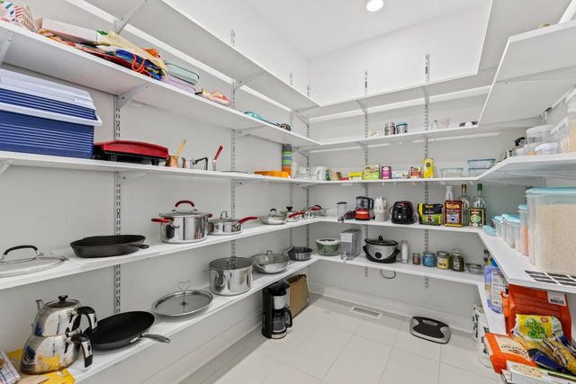 1176B NELSON DR, Harrisonburg, VA 22801