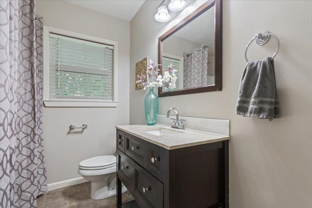 804 Ash ST, Georgetown, TX 78626